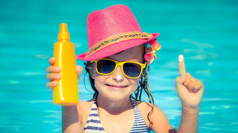Sonnenschutz für Kinder: Tipps - Spray verwenden